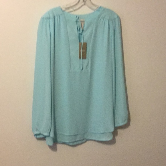 Tops - Picture 2 of 2